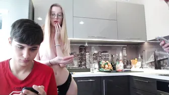 green_cryst  seductive babe dancing spectacular striptease