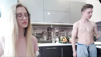 green_cryst  seductive babe dancing spectacular striptease