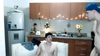 bisexlife_hot  cute striptease