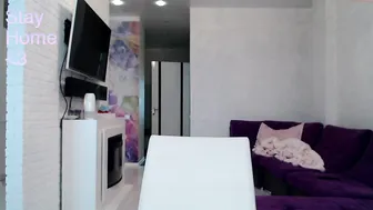 knee_ling  busty  girl  jerks her pussy and squirts