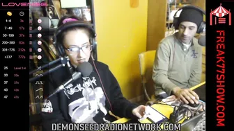 freak7  in black stockings jerks off