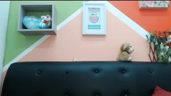 evelyn_dias  luxury chick masturbating with sex toys