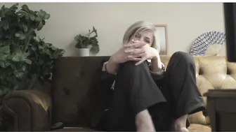 acorn_power  sexy woman posing nude