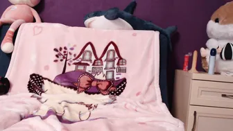 foxy0990  cute whore sits on thick cock