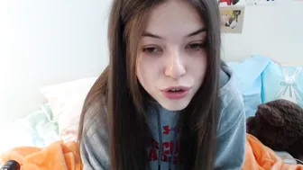 christine_horny  teen slut fingers her crevices