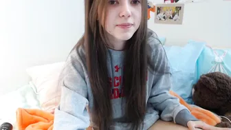 christine_horny  teen slut fingers her crevices