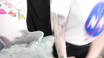 skylarshark  charming slut fingering anus with a sex toy