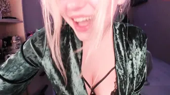 sexyalice1997  sweet lady takes off her dress