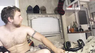 wrestlerpr  Dark-haired chick