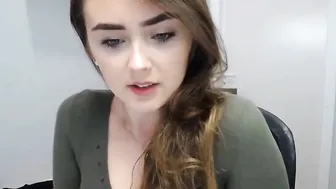 silvia_ami  cool skinny rubs her lips sex