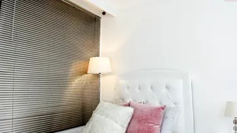 sarah_miller84  fucking herself in her pussy