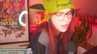 psychedelicariaa  hot female fucks herself in the anus