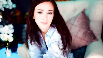 poisoned__honey  blonde slut caresses sex lips