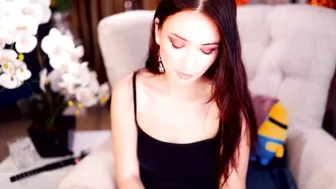 poisoned__honey  gorgeous model tightly stretches both holes.