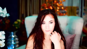 poisoned__honey  sexy babe dancing striptease