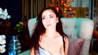 poisoned__honey  sexy babe dancing striptease