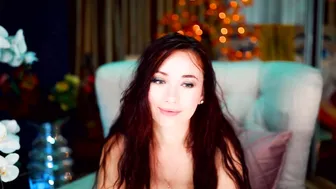 poisoned__honey  sexy babe dancing striptease