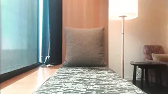 orayoung  black-haired slut takes a shower