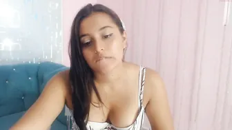 paulina_sexxx  gorgeous mare jerks off pussy