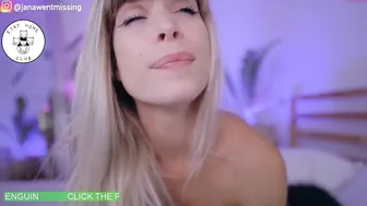 ocicat  impressive girls show pussies