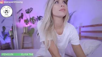 ocicat  impressive girls show pussies