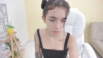 molly_santana  violent orgasm