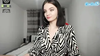 lisa_tease Piquant female