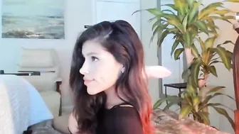 skylerlo gorgeous blonde with a beautiful figure erotically dancing naked