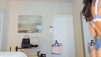 skylerlo extravagant babe blissfully bangs holes