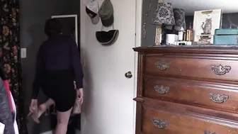 bettie_bondage charming shows off her tits.