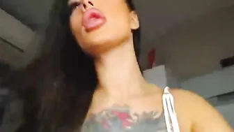 joannabailes cute whore takes off her panties and jerks off her cunt