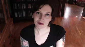 bettie_bondage crazy babe sucking