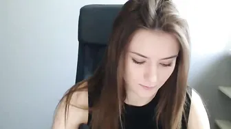 niki_a Mischievous woman
