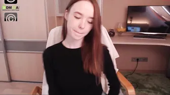 jess_peach_pie beautiful woman jerks off pussy