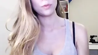 ashleyalban Cute bitch pulls pussy