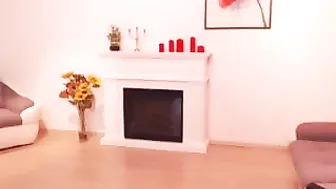 poppynaked Pretty model fucks pussy