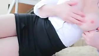 bunibun Alluring bitch shows juicy body