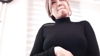 milky_strawberry Cute bitch jerks off pussy