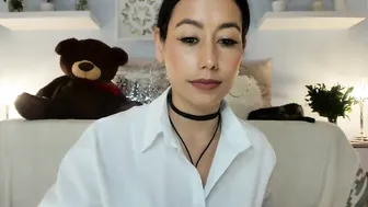 florabella Gorgeous wench caresses intimate places