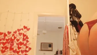 cozmicgirl Cute lady undresses in front of the camera