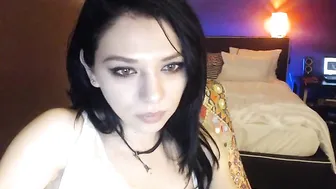 shyella Cute kral masturbates with a vibrator