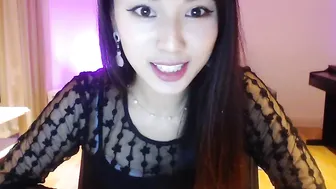 backupdancer Busty kurva fingering her pussy with a vibrator