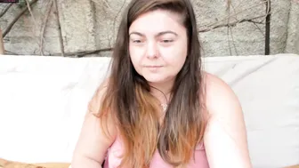 toxicanna hot chick with big booty poses in lingerie