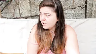 toxicanna hot chick with big booty poses in lingerie