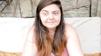 toxicanna hot chick with big booty poses in lingerie