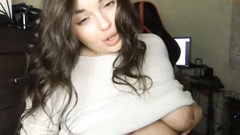 wearethebestinthissite masturbating with a tampon in pussy