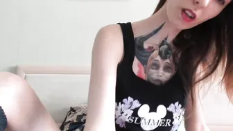 purr_demon imposing slut stiffens her cunt tight