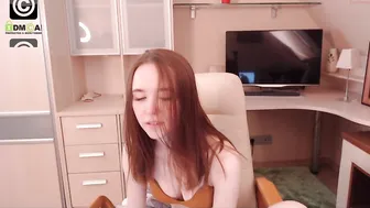 jess_peach_pie wonderful woman jerking pussy phallus