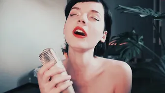 tamagochi_gf shows pussy