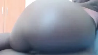 angel_sweet123 in oil shows a graceful body